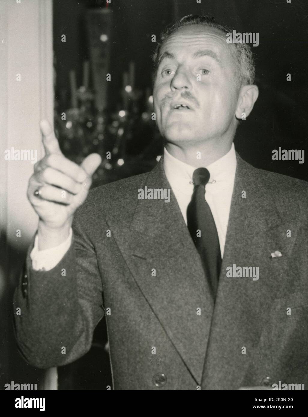 American 20th-Century-Fox production executive Daryl Zanuck at a press conference, London, UK 1950 Stock Photo