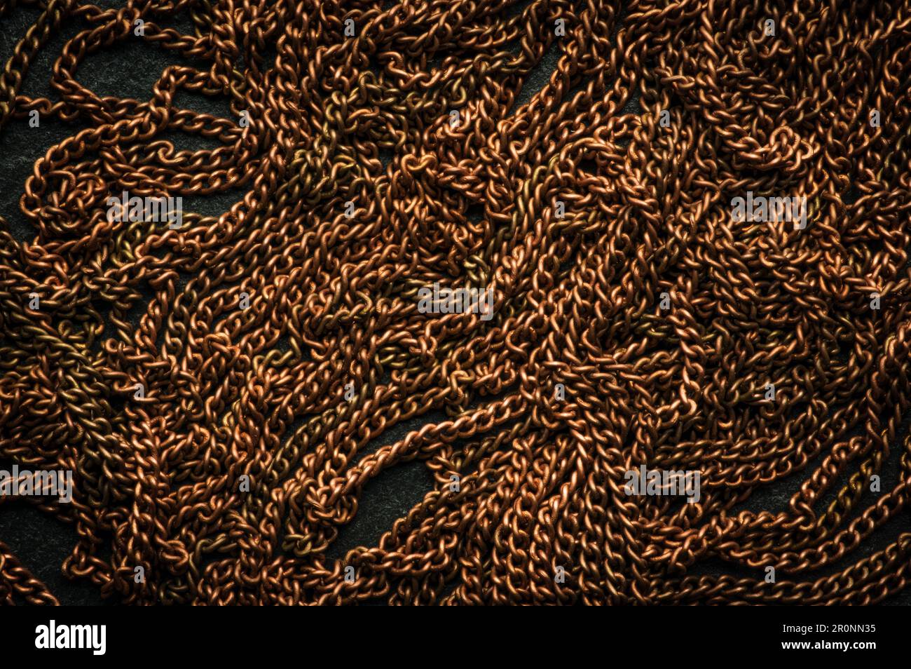 copper chain background Stock Photo - Alamy