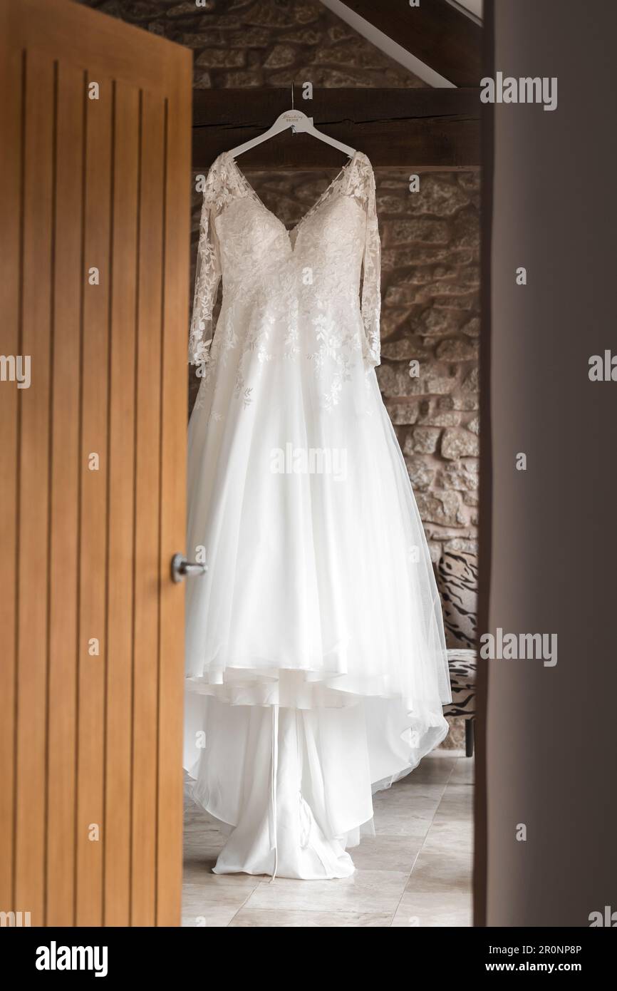 Dress barn hi-res stock photography and images - Alamy Dress barn hi-res stock photography and images - Alamy