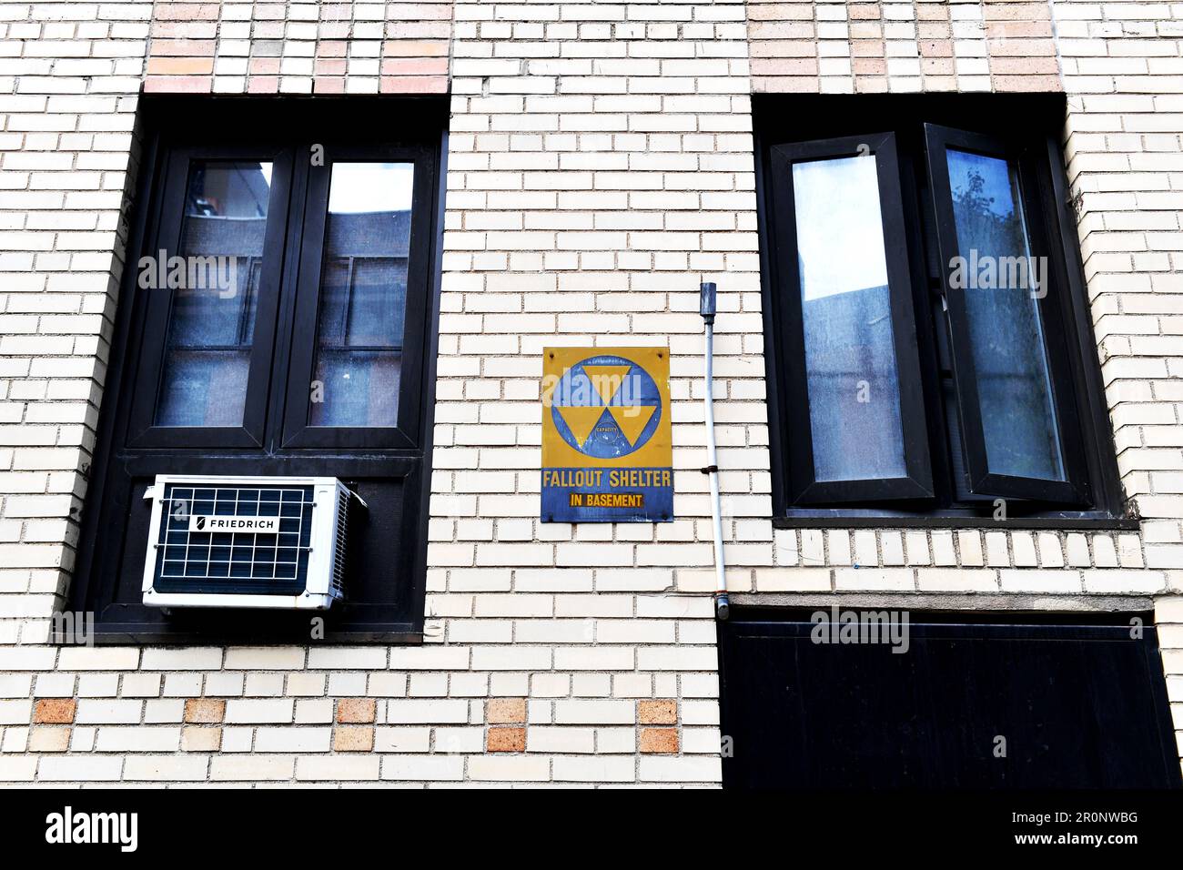 Fallout Shelter Nuclear War New York City USA Stock Photo Alamy