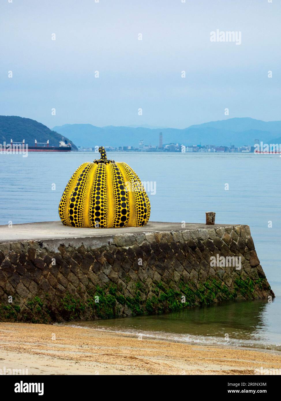 Art yayoi kusama japanese artist hires stock photography and images