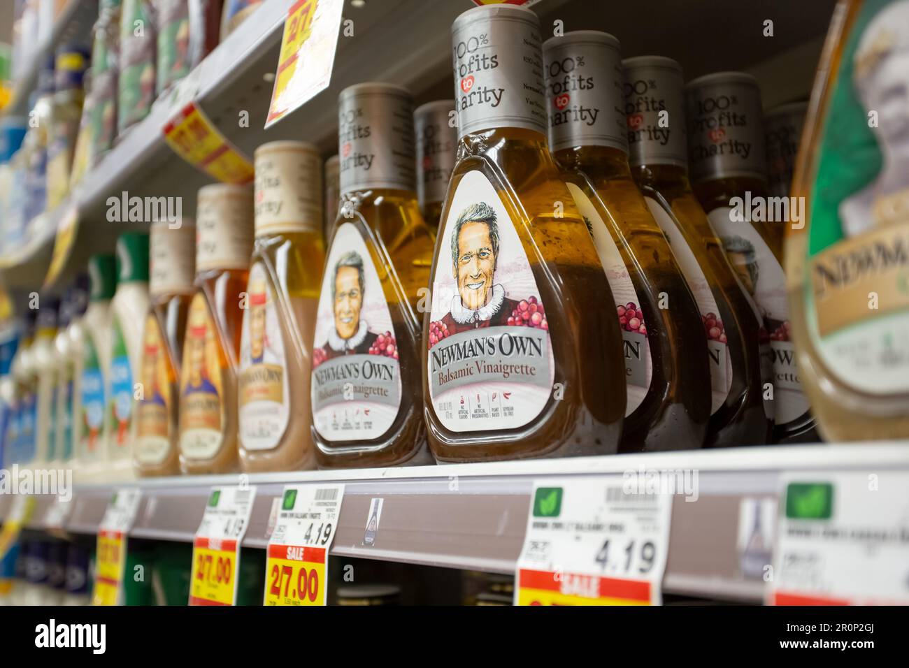 https://c8.alamy.com/comp/2R0P2GJ/los-angeles-california-united-states-10-25-2021-a-view-of-several-bottles-of-newmans-own-salad-dressing-on-display-at-a-local-grocery-store-2R0P2GJ.jpg