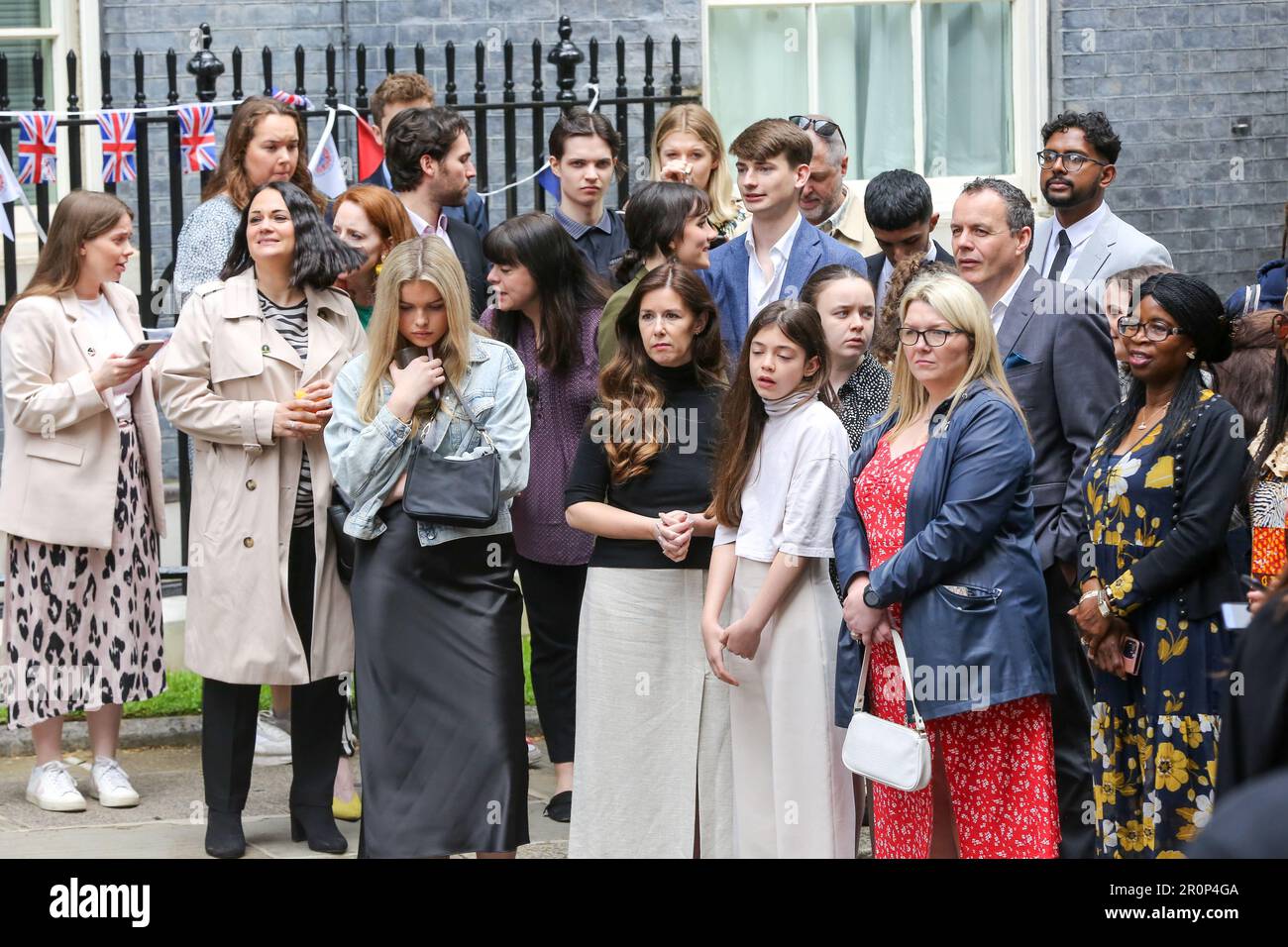 London, UK. 7th May, 2023. Guests seen during the Coronation Big Lunch. British Prime Minster, Rishi Sunak and his wife, Akshata Murty host the Coronation Big Lunch in Downing Street in central London following the Coronation of King Charles III on 6 May 2023. The event was attended by community heroes, volunteers, families from Ukraine and special guest First lady, Jill Biden, wife of the President of United States of America, Joe Biden with granddaughter Finnegan Biden. (Credit Image: © Steve Taylor/SOPA Images via ZUMA Press Wire) EDITORIAL USAGE ONLY! Not for Commercial USAGE! Stock Photo