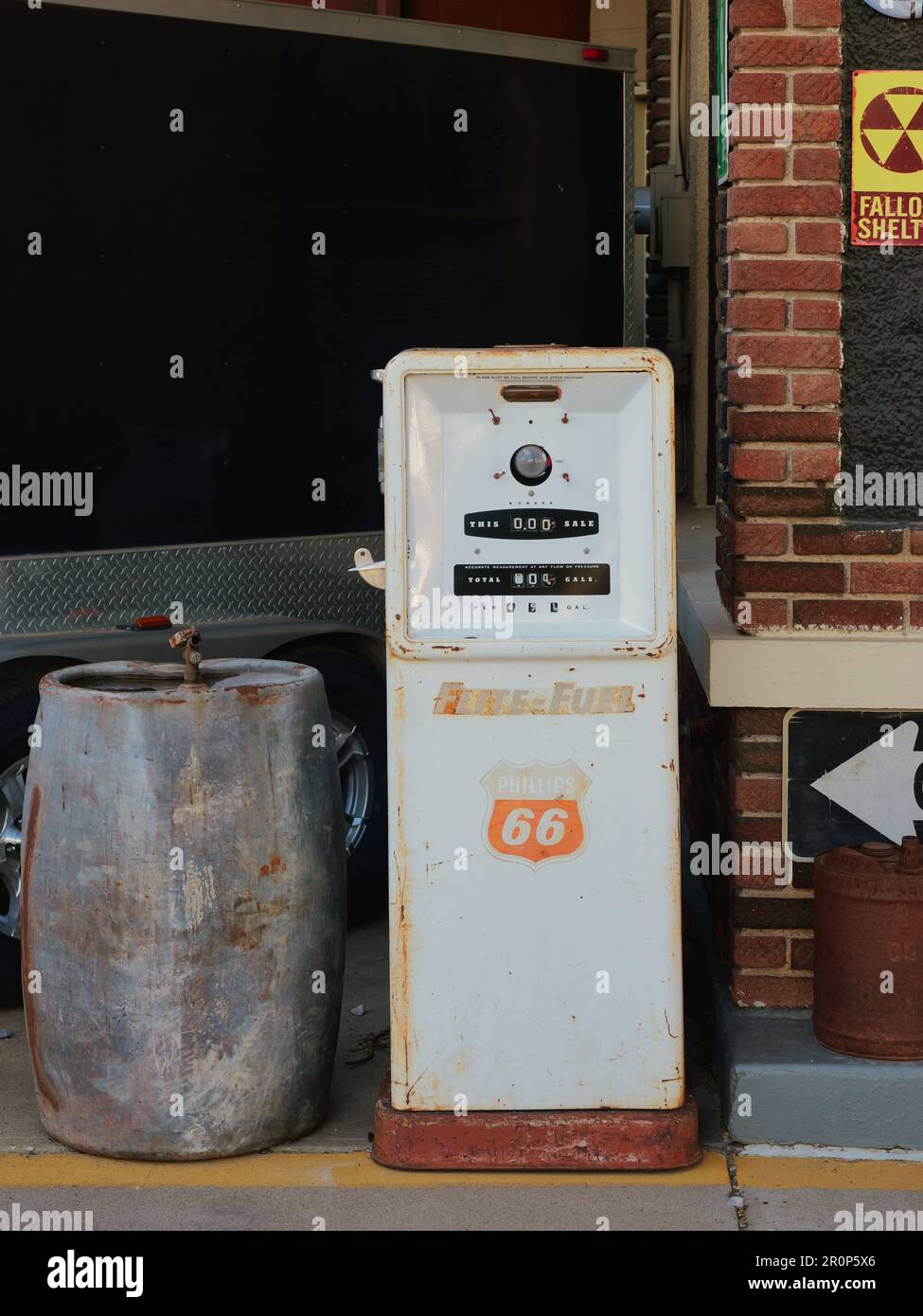 Paola, Kansas May 8, 2023 Ernie's Full Service Garage Gas Pump Stock