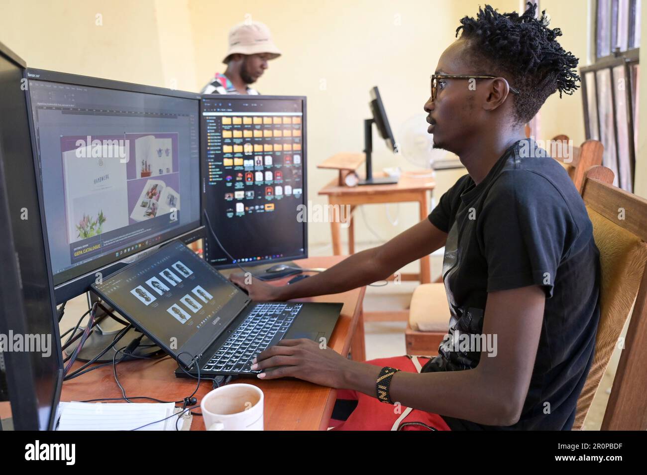 KENYA, Turkana, ICT Campus von Loropio, Initiative Learning Lions