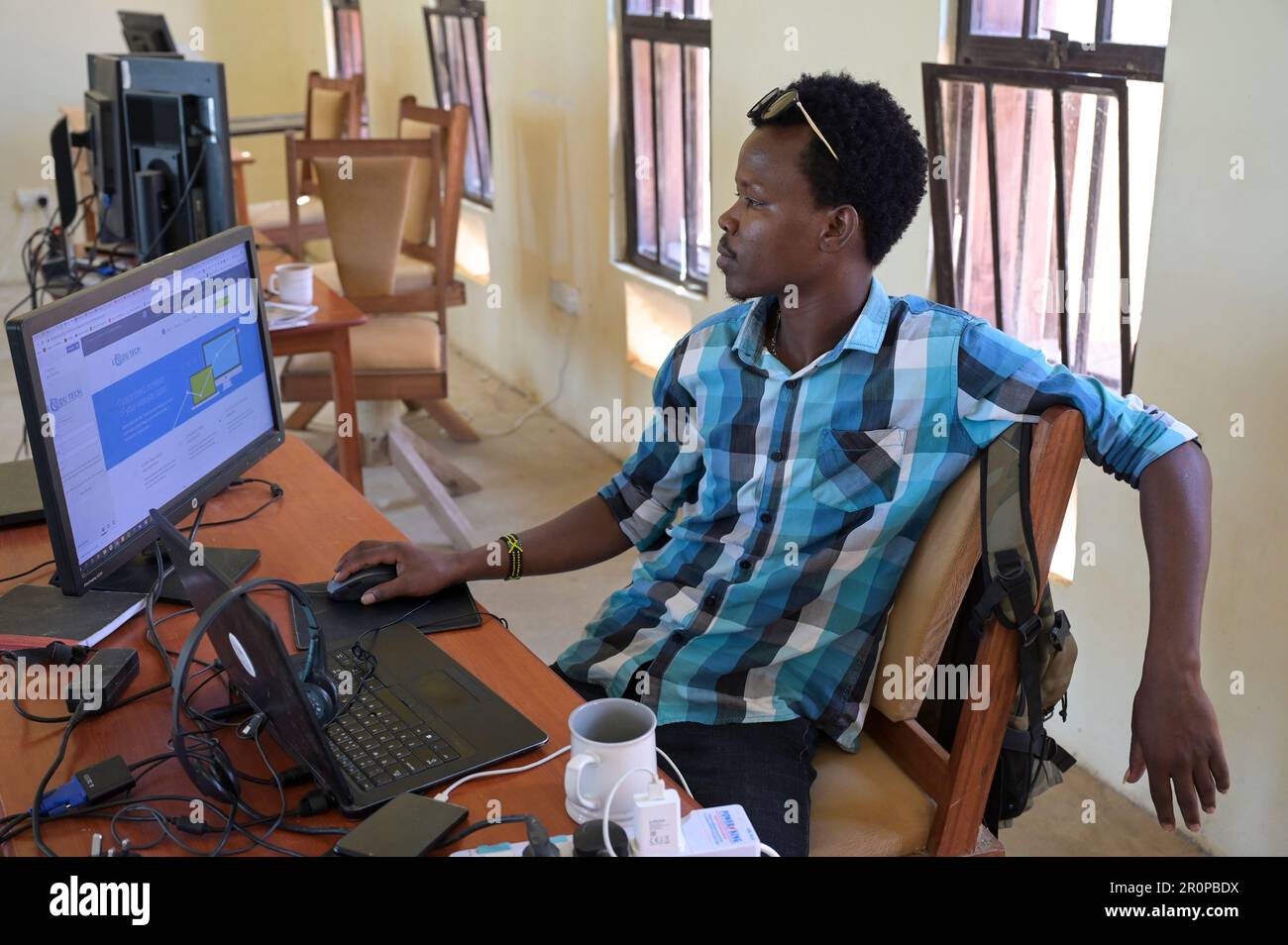 KENYA, Turkana, ICT Campus von Loropio, Initiative Learning Lions