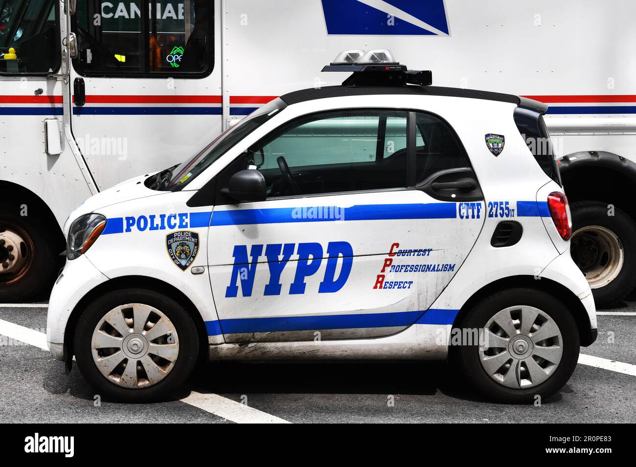 Micro Car of NYPD New York City USA Stock Photo Alamy