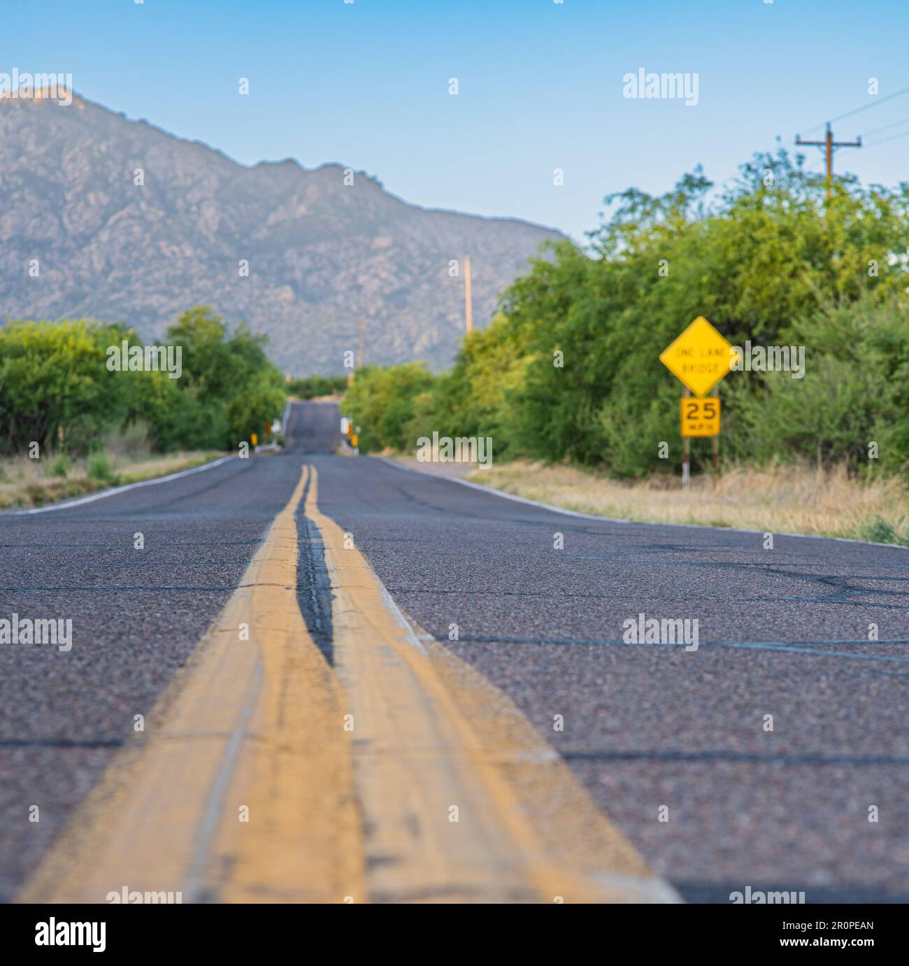 Lonely canyon road hi-res stock photography and images - Alamy