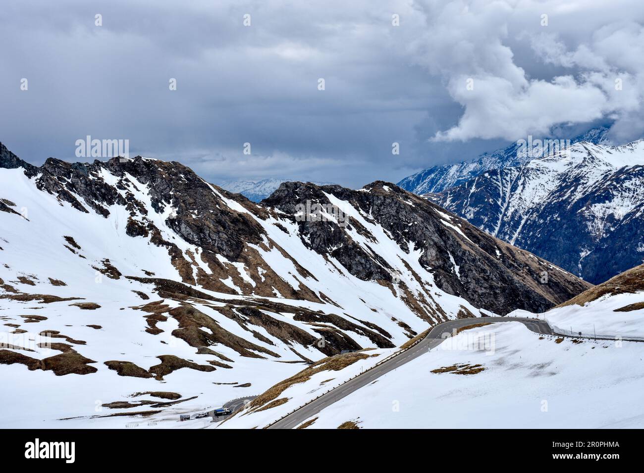 Großglockner, Hochalpenstraße, Winter, Schneewand, Schnee, Straße, Bergstraße, Passstraße, Panoramastraße, Schneemassen, Schneeräumung, Asphalt, Kurve Stock Photo