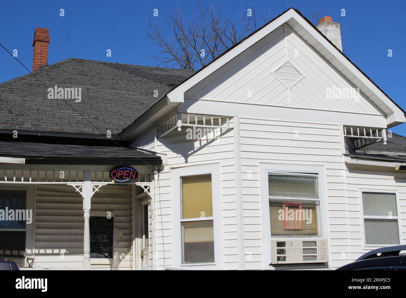 SALEM, DENT COUNTY, MISSOURI, USA - NOVEMBER 9, 2016  typical house painted white Stock Photo