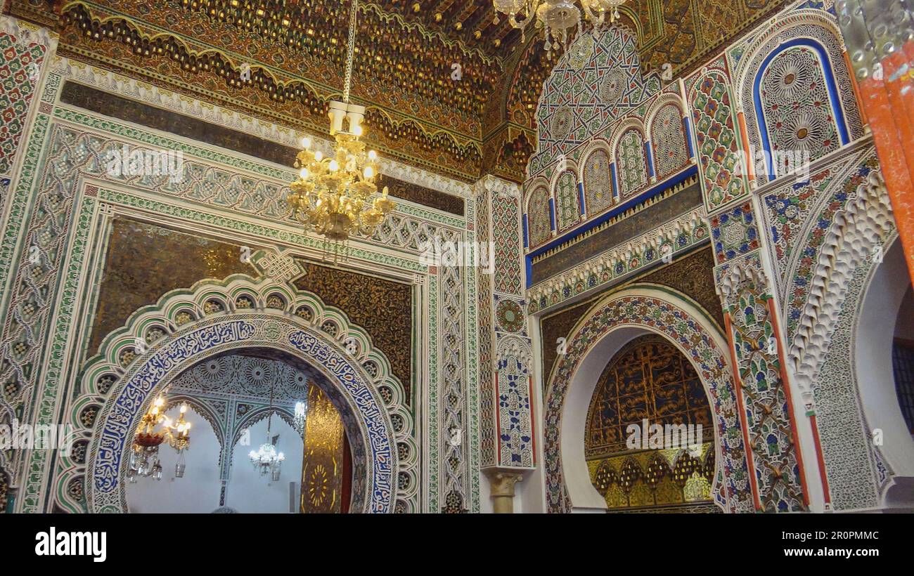 artful arabian style ceiling and decorated walls with ornamental design
