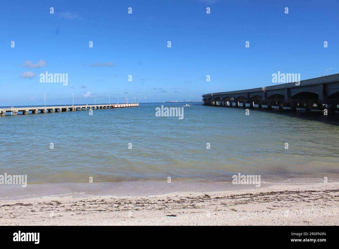 PROGRESO, MEXICO - OCTOBER 17, 2016 Progreso Pier the world’s longest cement pier with beaches and promenade, clear blue sky Stock Photo