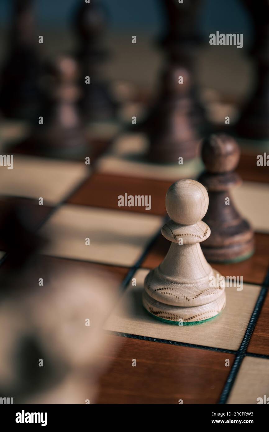 Chess opening hi-res stock photography and images - Alamy