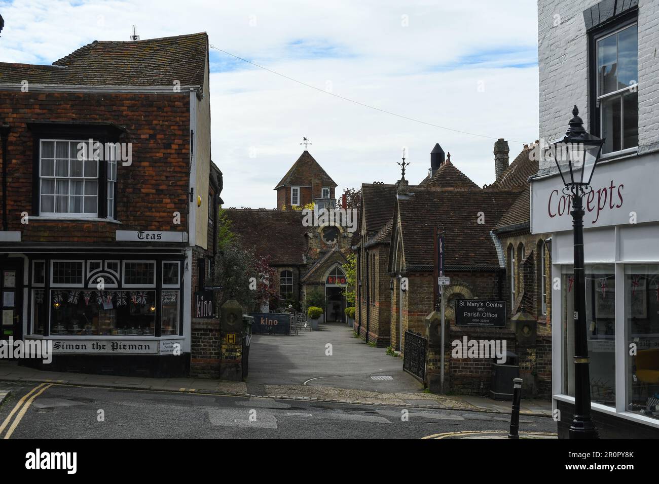 Market street and Rye Town Hall Stock Photo Alamy