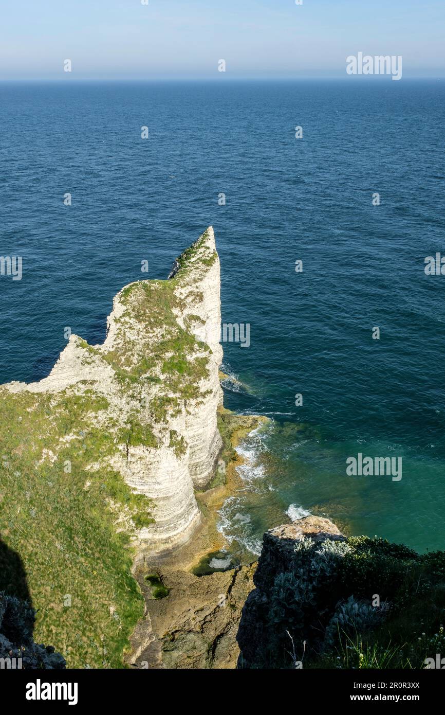 Etretat between historic city, beach of pebbles and cliffs  on the cote d'Albatre - Amont cliffs | Etretat ville historique entre plage de galets, fal Stock Photo