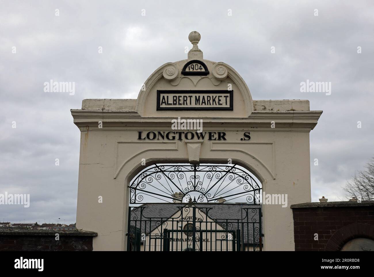 Entrance to Longtower School at Bishop Street Without in Londonderry Stock Photo