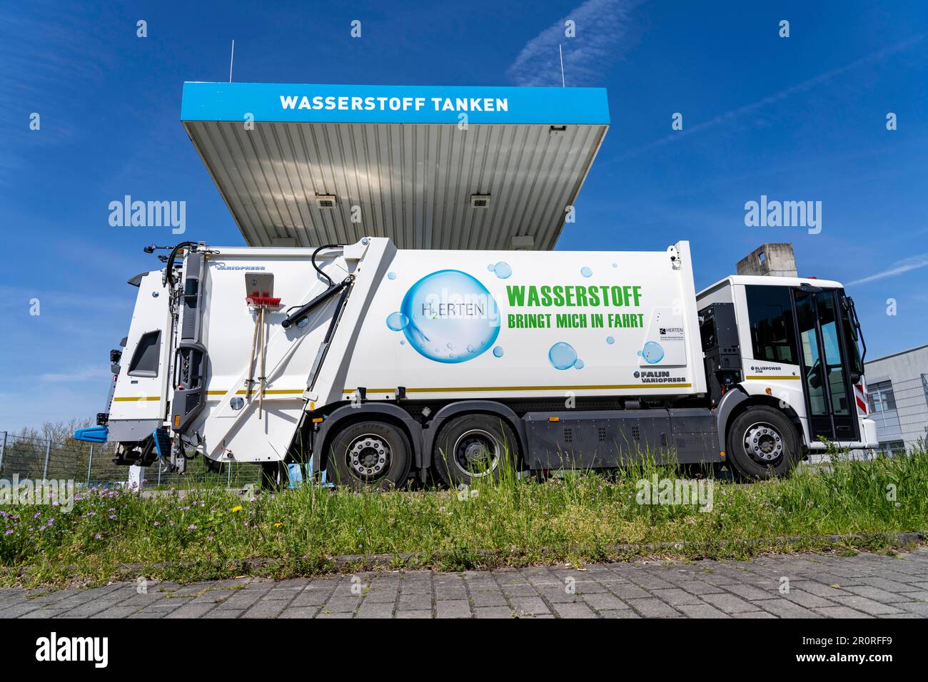 Hydrogen filling station, waste disposal vehicles, refuse collection vehicles, of the municipal waste disposal company Herten, fill up, at the hydroge Stock Photo