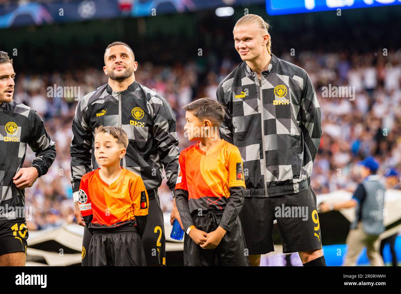 Madrid, Spain. 09th May, 2023. Erling Haaland (Manchester City) and Kyle Walker (Manchester City) before the football match betweenReal Madrid and Manchester City valid for the semi final of the Uefa Championâ&#x80;&#x99;s League celebrated in Madrid, Spain at Bernabeu Stadium on Tuesday 09 May 2023 Credit: Independent Photo Agency/Alamy Live News Stock Photo