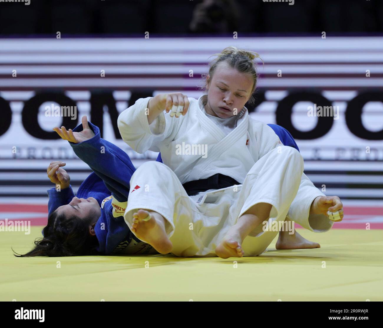 Jessica Klimkait of Canada (white) and Hasret BOZKURT of Turkey (blue ...