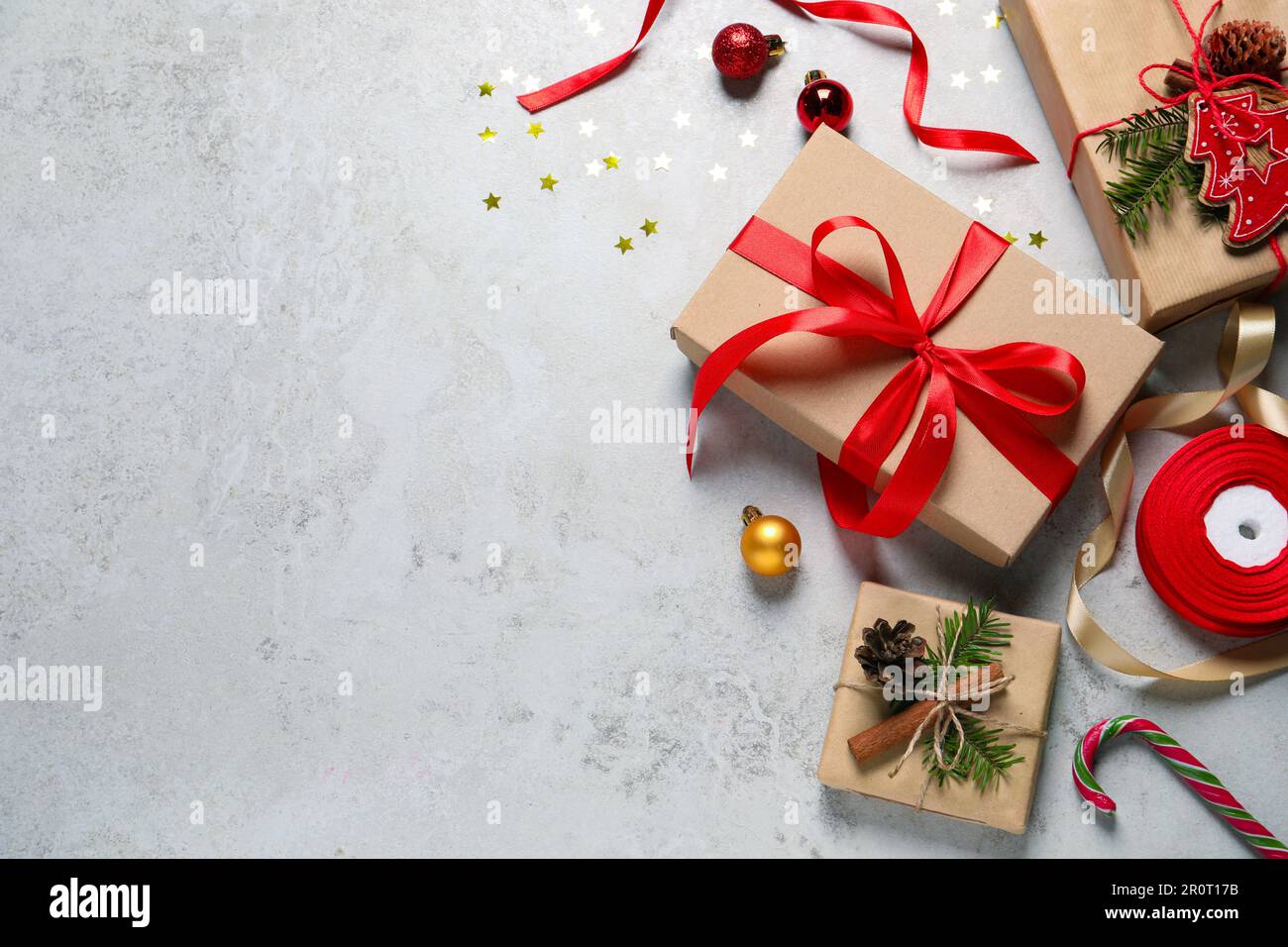 Flat lay composition with beautiful gift boxes and Christmas ...