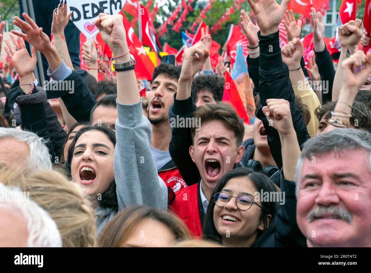 Adapazari, Sakarya, Turkey. 9th May, 2023. Supporters of Turkish Presidential candidate and Republican People's Party Chairman Kemal Kilicdaroglu attended the election campaign rally in Sakarya, ahead of the Turkish general elections. Credit: ZUMA Press, Inc./Alamy Live News Stock Photo