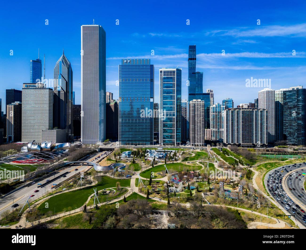 Downtown Chicago, Millennium park Stock Photo - Alamy