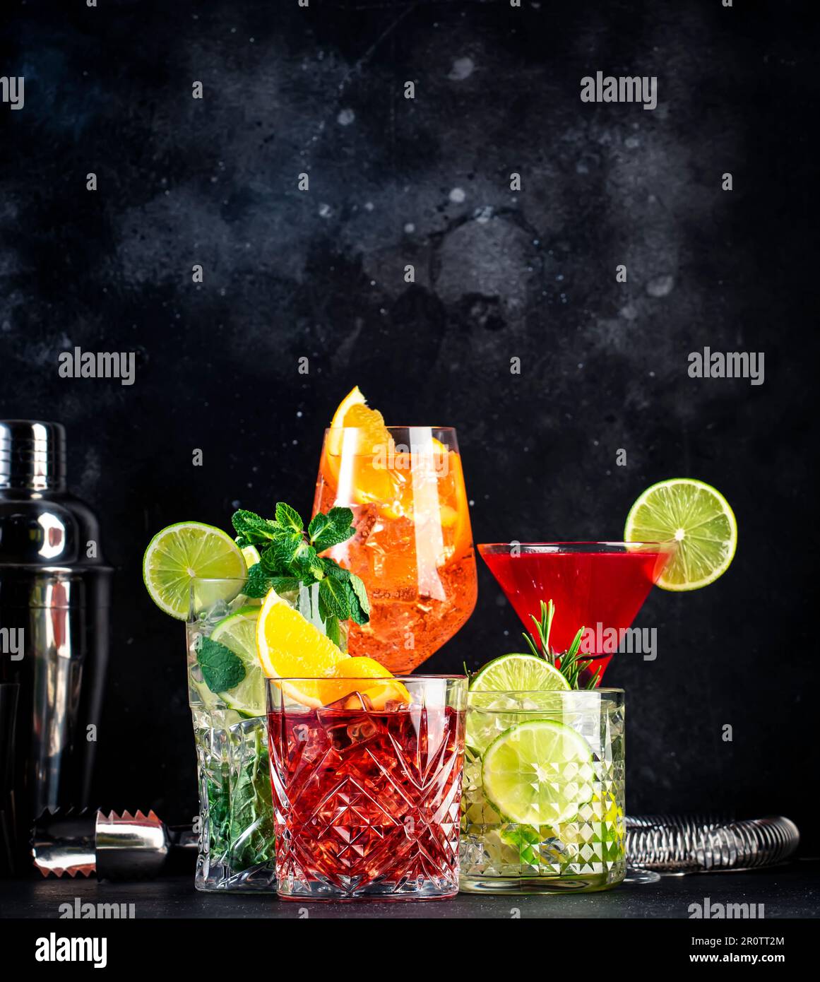 Most popular cocktail drinks set aperol spritz, negroni, mojito, gin tonic and cosmopolitan on
