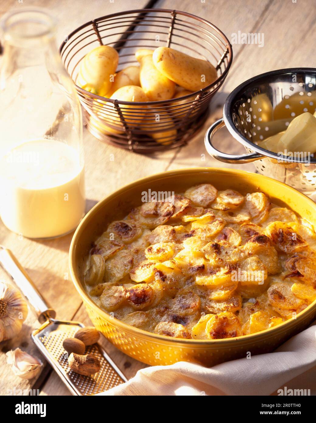 Gratin preparing hi-res stock photography and images - Alamy