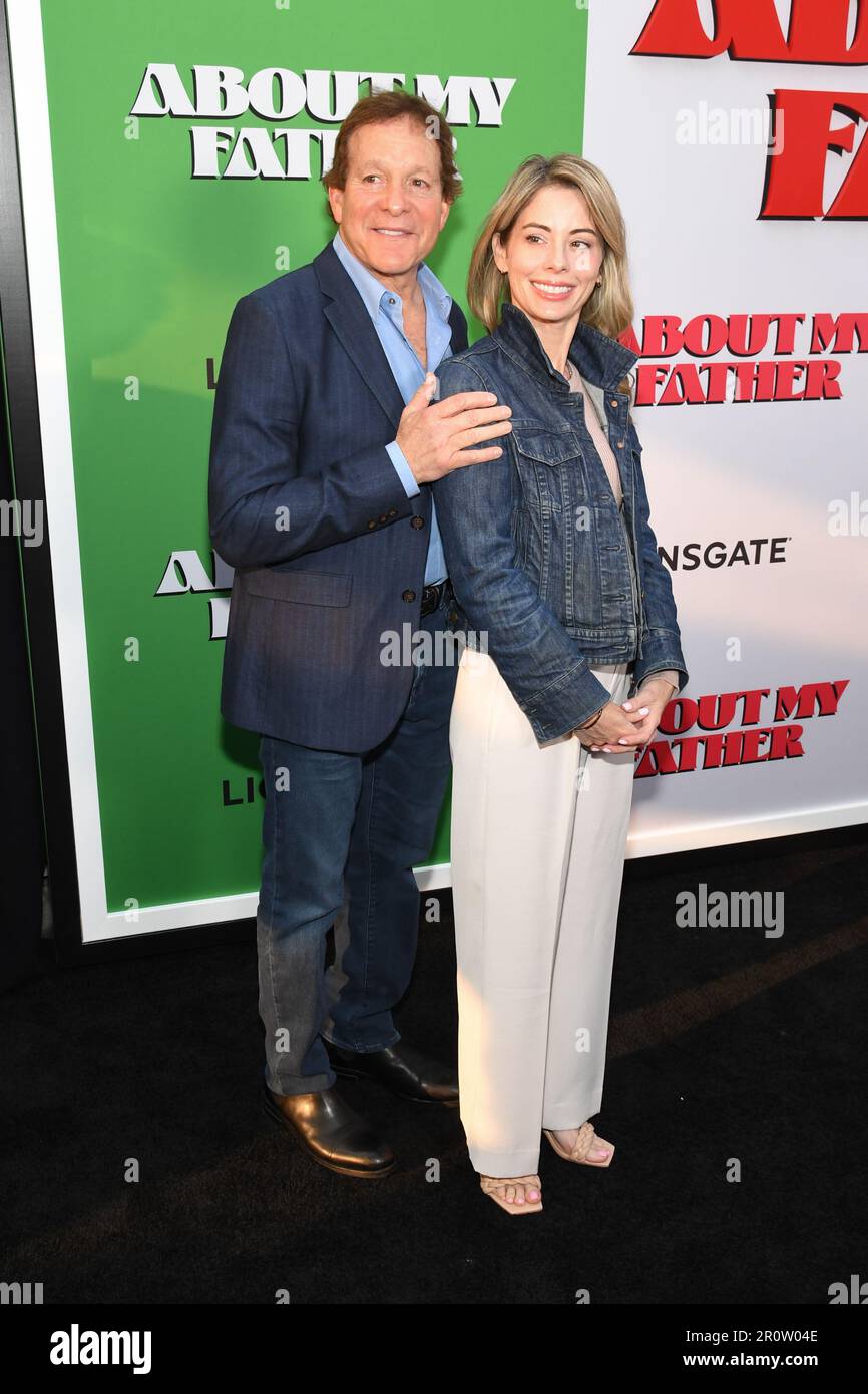 New York, USA. 09th May, 2023. Steve Guttenberg and Emily Smith walking