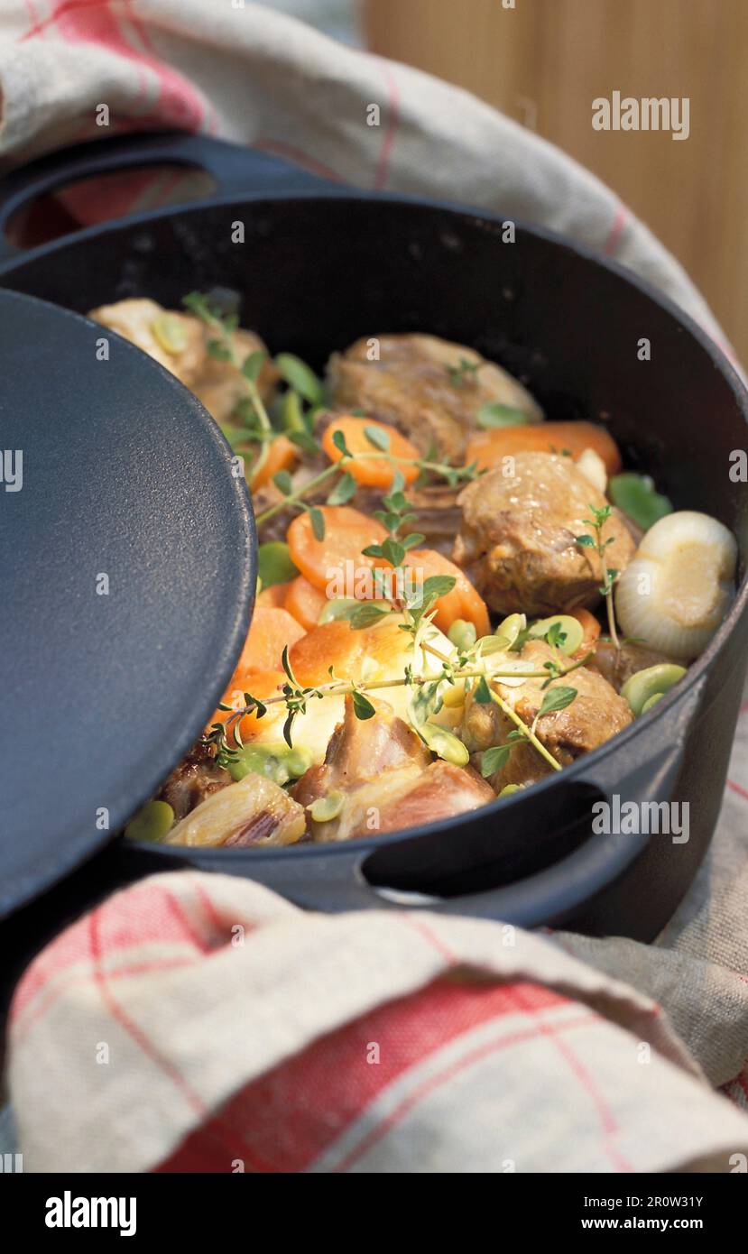 Lamb and vegetable stew Stock Photo - Alamy