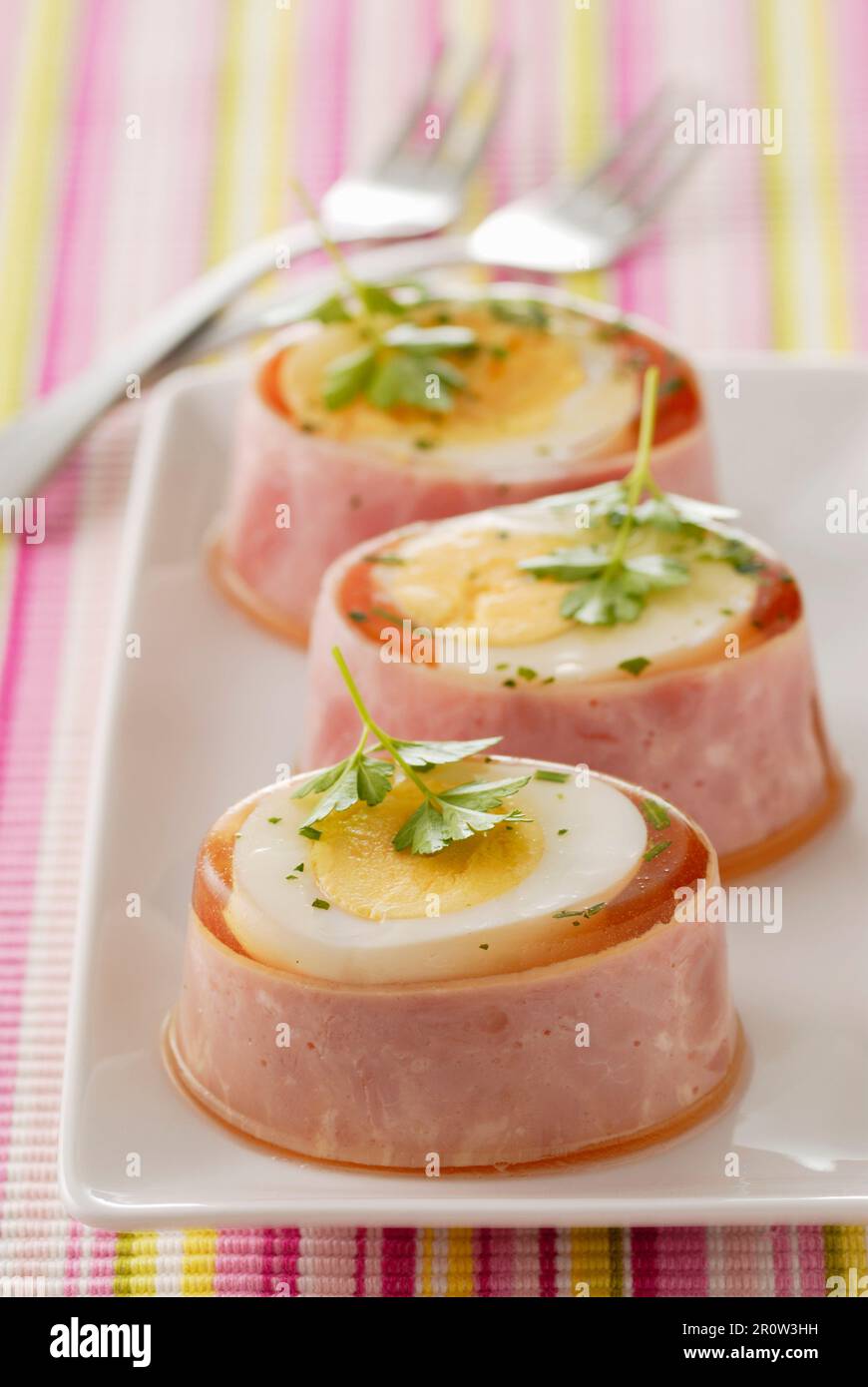 Eggs in aspic Stock Photo Alamy