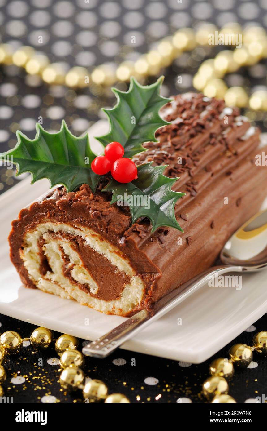 Christmas chocolate log cake Stock Photo - Alamy