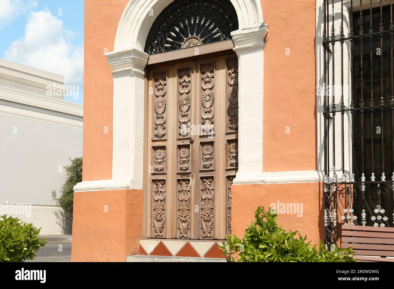 Entrance of building with beautiful vintage door Stock Photo - Alamy