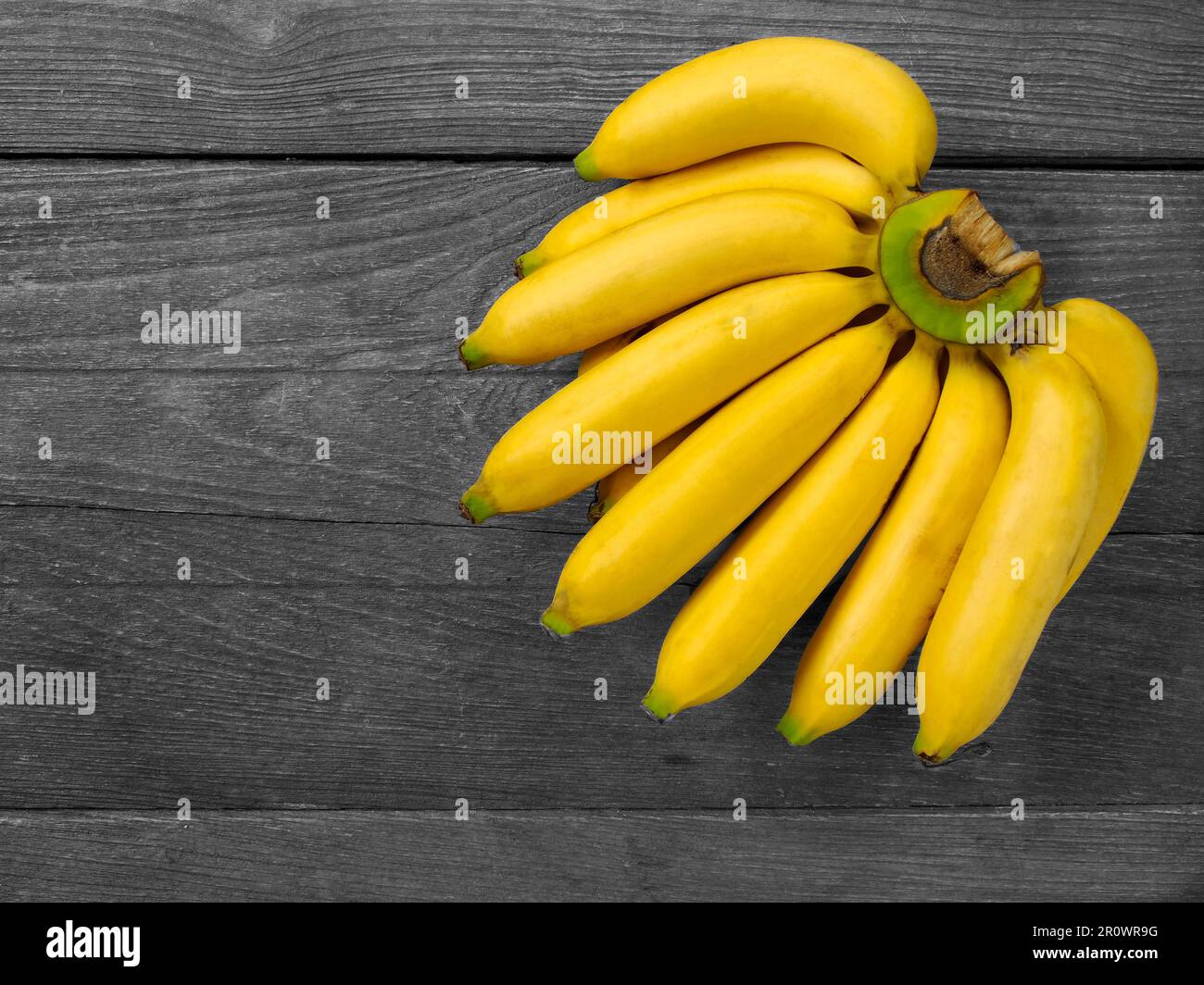 Bananas on table market hi-res stock photography and images - Alamy