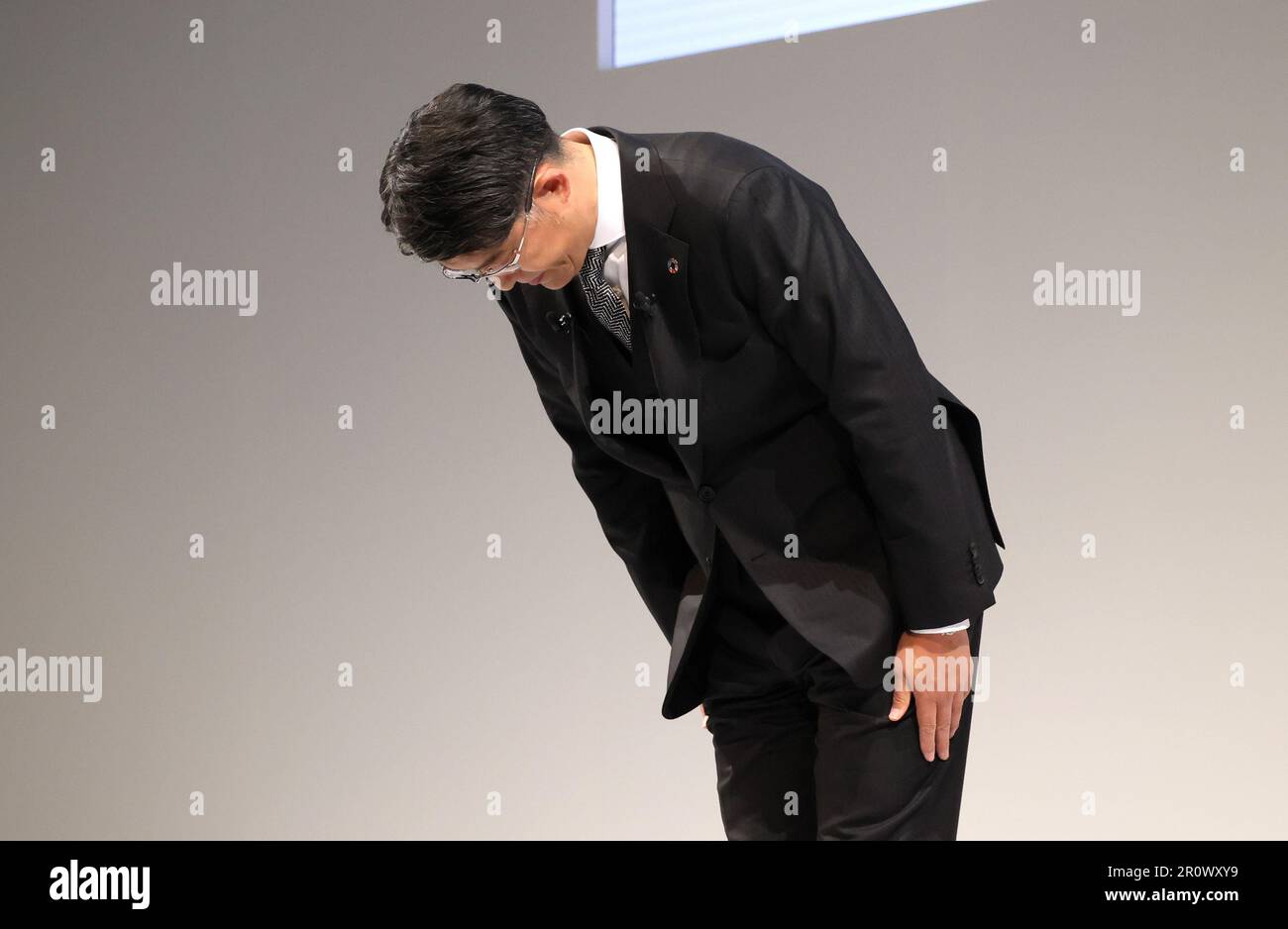 Tokyo, Japan. 10th May, 2023. Japan's automobile giant Toyota Motor president Koji Sato bows his head to apologize for its subsidiary Daihatsu Motor's false collision test data at a press conference in Tokyo on Wednesday, May 10, 2023. Toyota also announced financial result for its fiscal year ended March. (photo by Yoshio Tsunoda/AFLO) Stock Photo