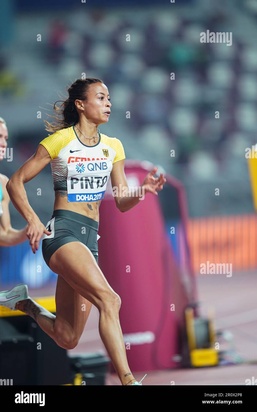Tatjana Pinto running the 200m at the 2019 World Athletics