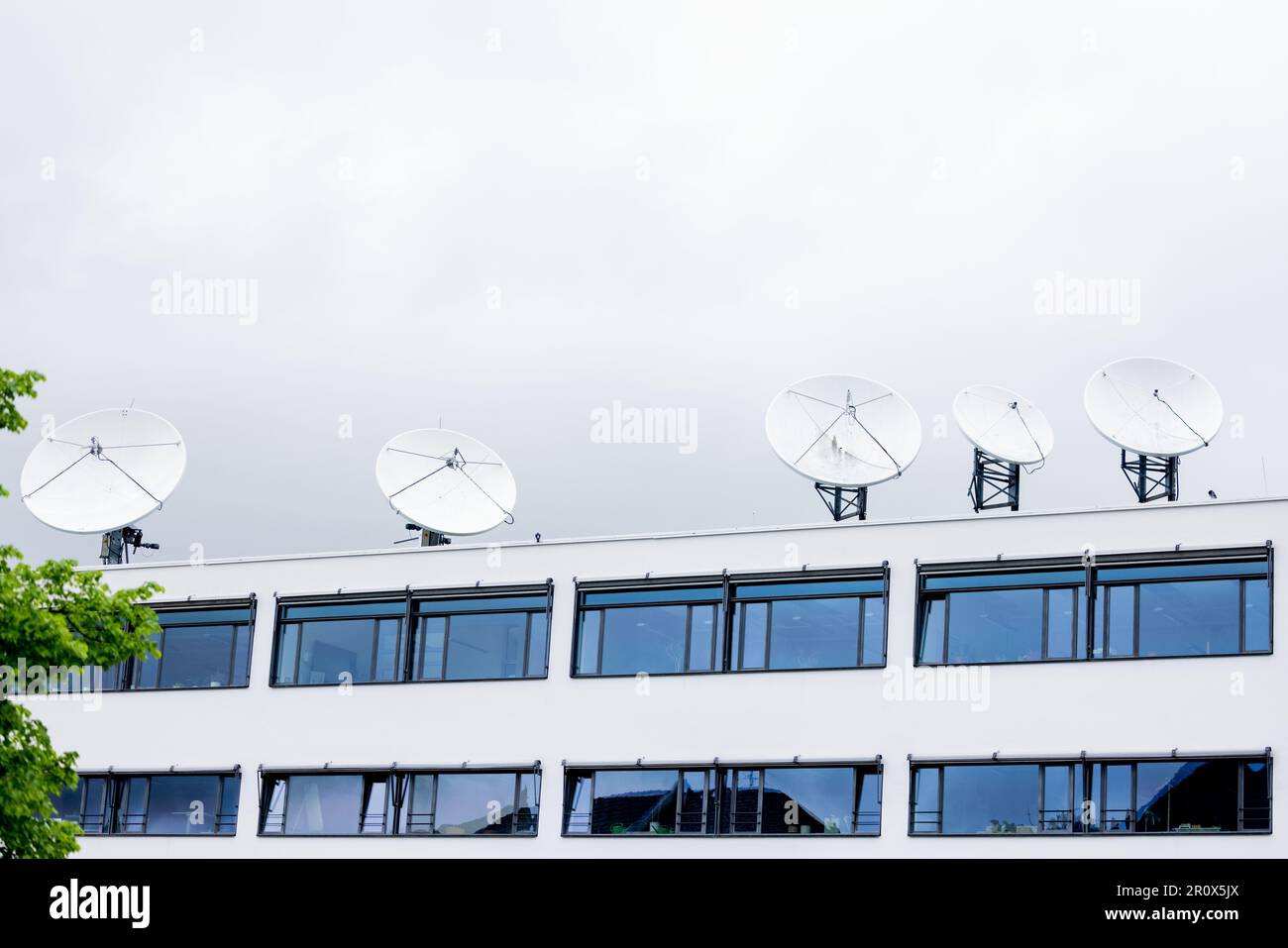 Bonn, Germany. 10th May, 2023. View of the Deutsche Welle (DW) headquarters. With a ceremony on the same day, Deutsche Welle celebrates its 70th anniversary in the presence of Chancellor Scholz. Credit: Rolf Vennenbernd/dpa/Alamy Live News Stock Photo