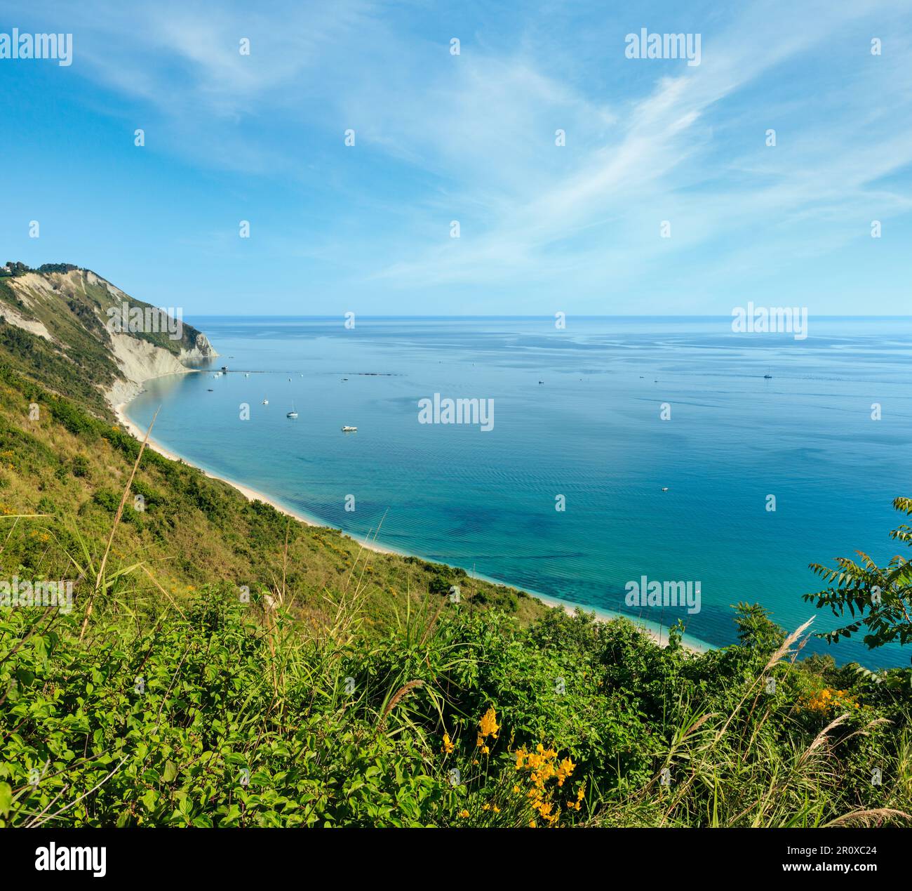 summer-adriatic-sea-bay-and-spiaggia-mezzavalle-beach-near-portonovo