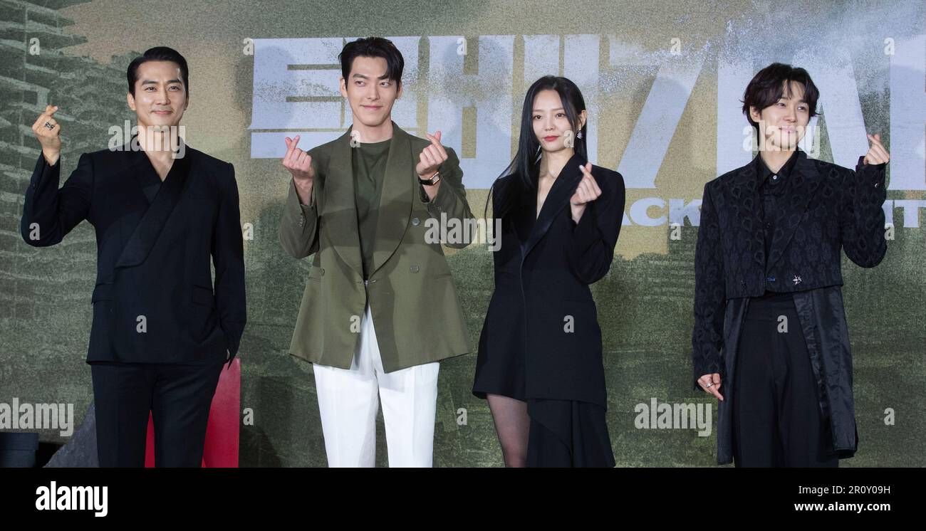 Seoul, South Korea. 10th May, 2023. (L to R) South Korean actors Song Seung-heon, Kim Woo-bin, actress Esom and actor Kang Yoo-seok, photo call for the Netflix Series film Black Knight press conference at the Grand Intercontinental Hotel in Seoul, South Korea on May 10, 2023. The film will open on May 12. (Photo by Lee Young-ho/Sipa USA) Credit: Sipa USA/Alamy Live News Stock Photo