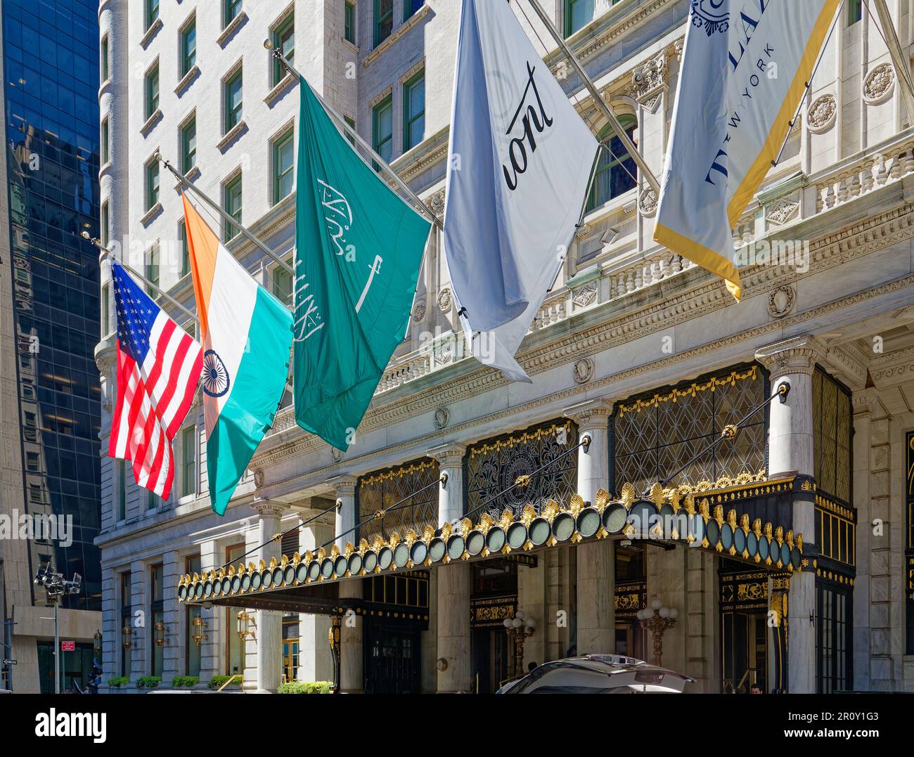 Detail Gilded accents at the Plaza’s main entrance on Grand Army Plaza