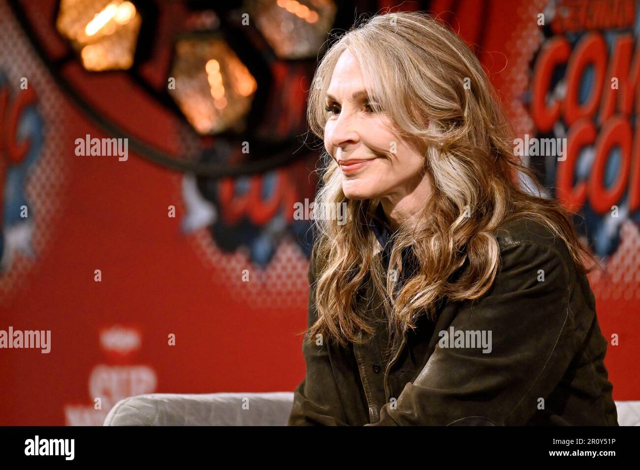 gates-mcfadden-dr-crusher-star-hi-res-stock-photography-and-images-alamy