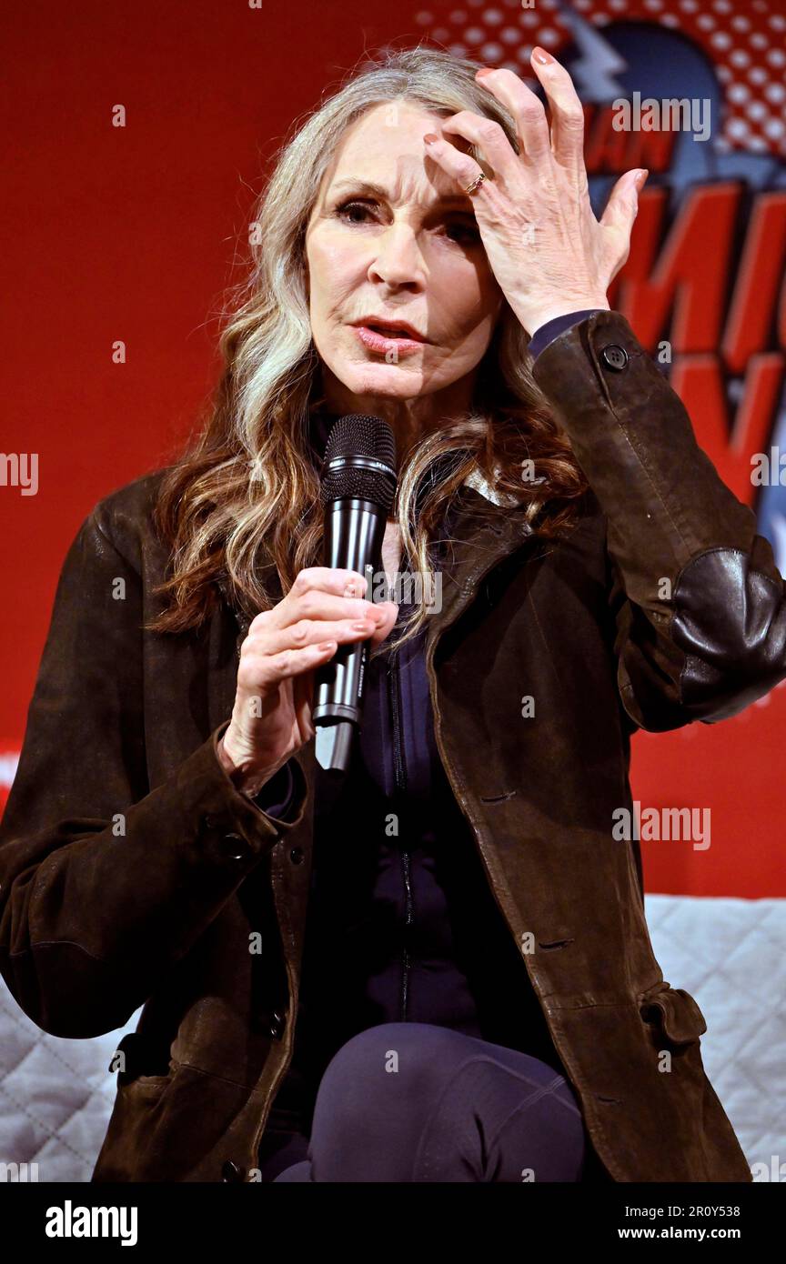 Gates Mcfadden Dr Crusher Star Hi res Stock Photography And Images Alamy gates-mcfadden-dr-crusher-star-hi-res-stock-photography-and-images-alamy