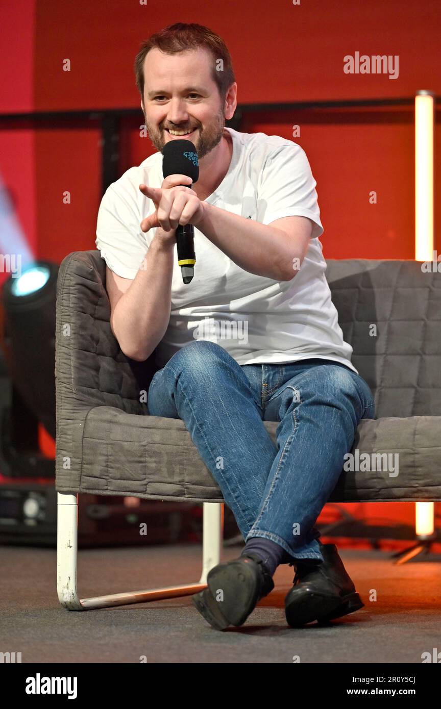 Oliver wood harry potter hi-res stock photography and images - Alamy, image size:864x1390