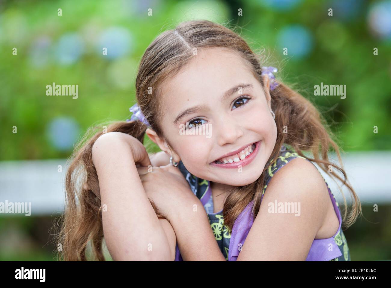 Sweet six years old blonde girl outdoors Stock Photo - Alamy
