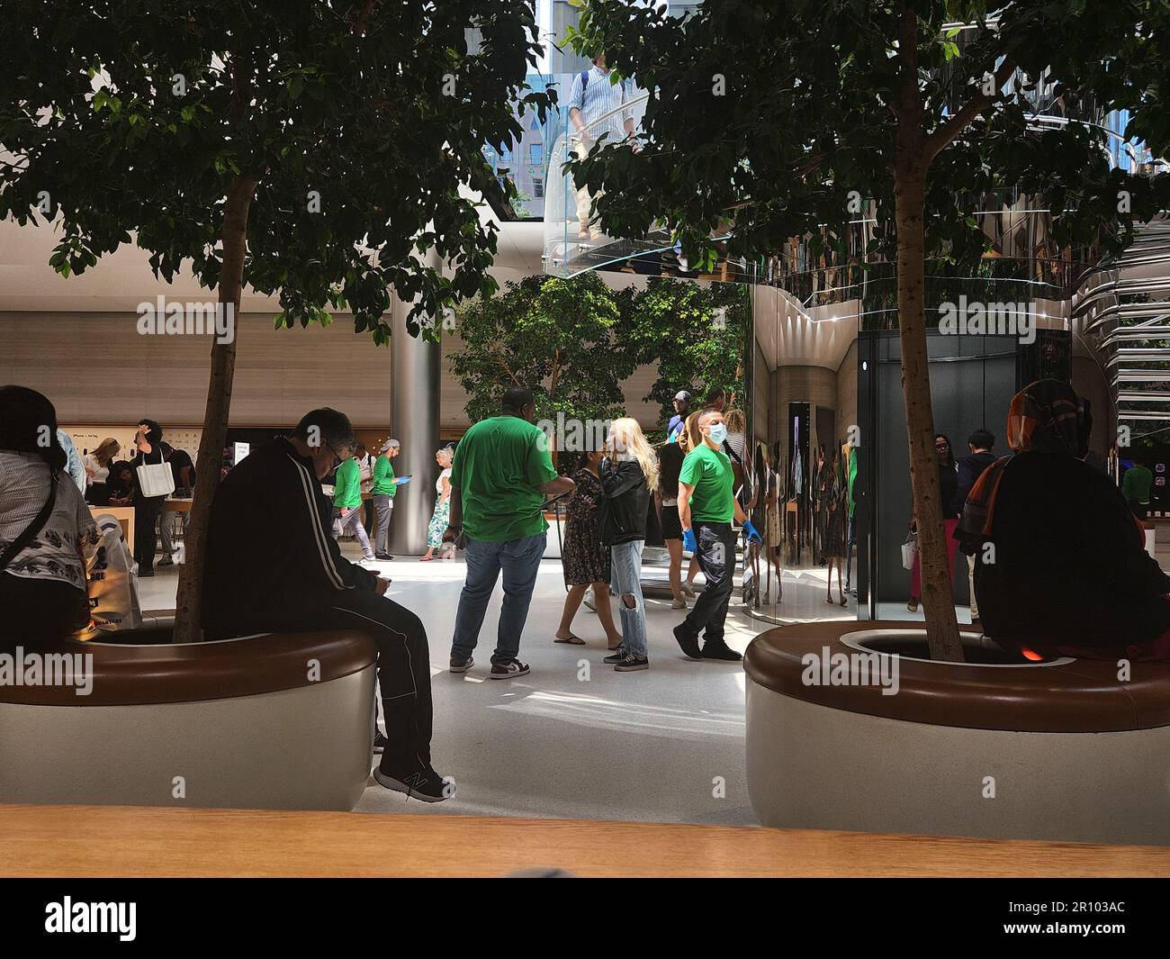 Nova York, Eua. 10th May, 2023. (NEW) Apple Store on 5th Avenue in