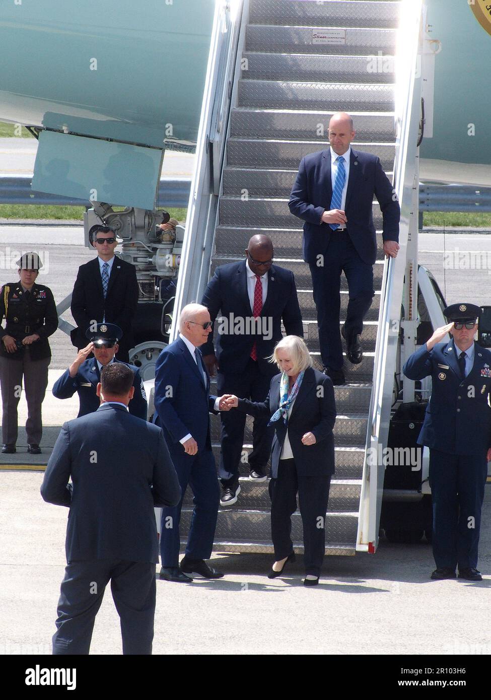 New York, New York, USA. 10th May, 2023. Queens, New York, .President Joseph R. Biden arrived at John F. Kennedy Airport then he boarded Marine 1 to travel to Westchester Community College for a speech on the Debit limit and an assault Weapon ban. Senator Kristen Gillibrand, Rep.Jaamal Bowman(NY-16) (Credit Image: © Bruce Cotler/ZUMA Press Wire) EDITORIAL USAGE ONLY! Not for Commercial USAGE! Stock Photo