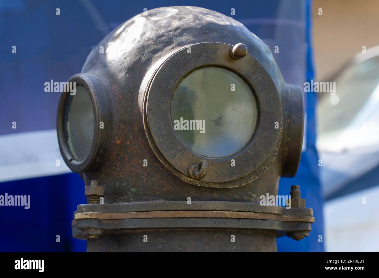 Antique diving equipment helmet Stock Photo Alamy