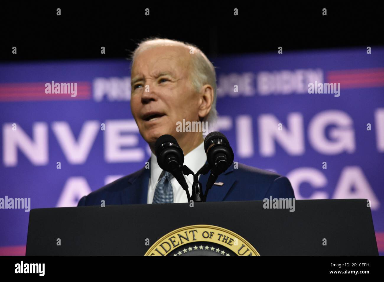 Valhalla, United States. 10th May, 2023. President Joe Biden delivers his remarks during a press conference. President of the United States Joe Biden delivers remarks on a possible default of the debt in a speech at Westchester Community College in Valhalla. U.S. President Joe Biden discusses why Congress must avoid default immediately and without conditions, and how the House Republican Default on America Act will cut veterans' health care visits, teachers and school support staffs, and Meals on Wheels for seniors. Credit: SOPA Images Limited/Alamy Live News Stock Photo