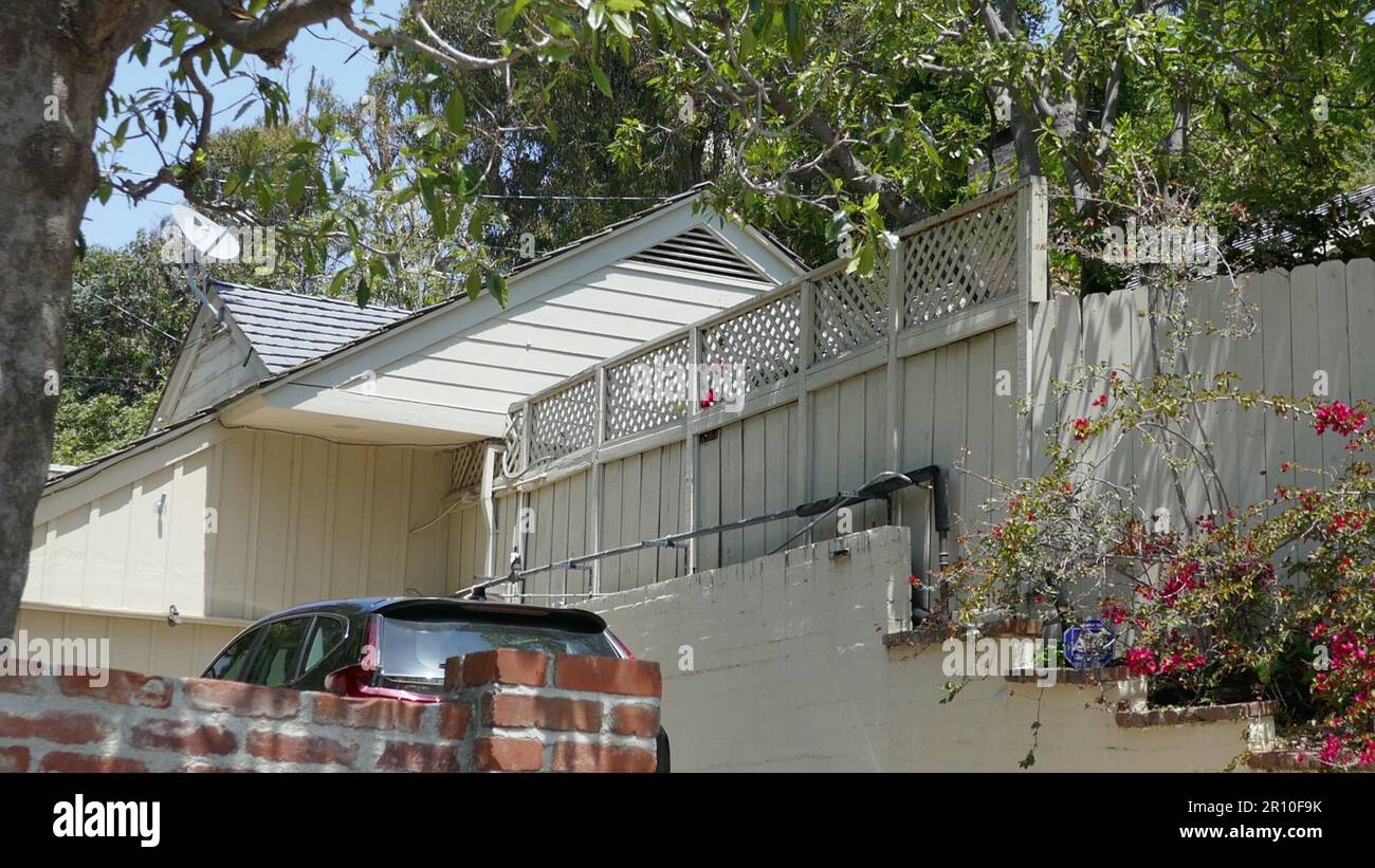 Los Angeles, California, USA 8th May 2023 Actor Montgomery Clift and Actor Dabney Coleman Former Home/house at 360 Kenter Avenue on May 8, 2023 in Los Angeles, California, USA. Photo by Barry King/Alamy Stock Photo Stock Photo