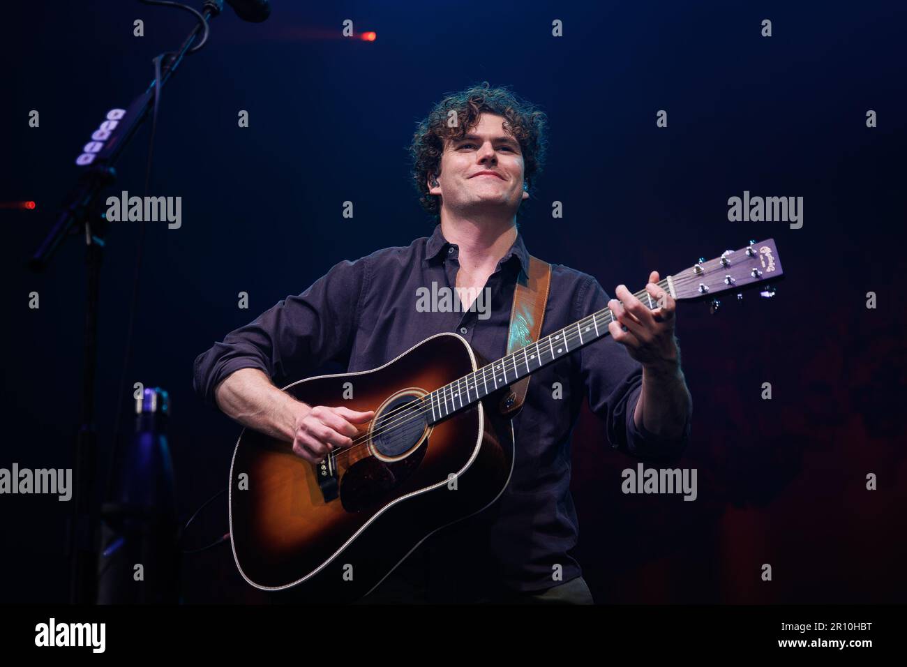 BARCELONA - MAR 30: Vance Joy (indie pop music band from Australia